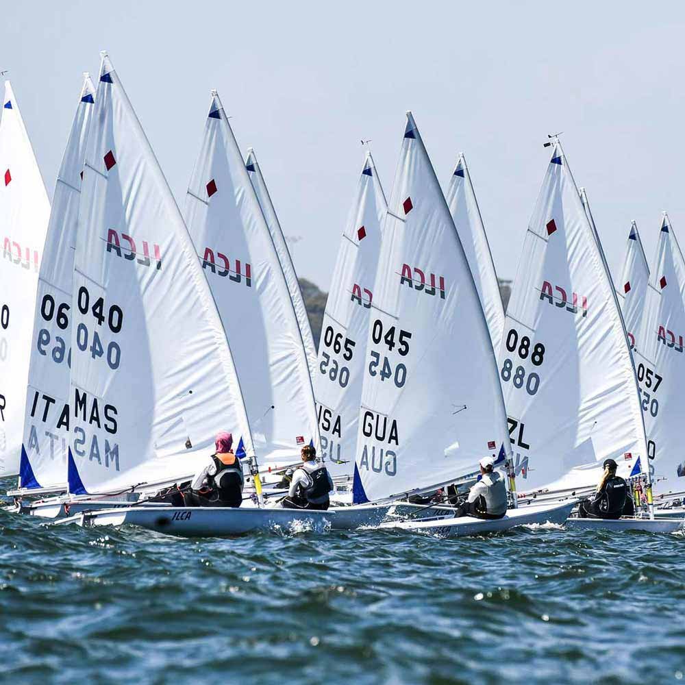 barcos ilca navegando inicio movil